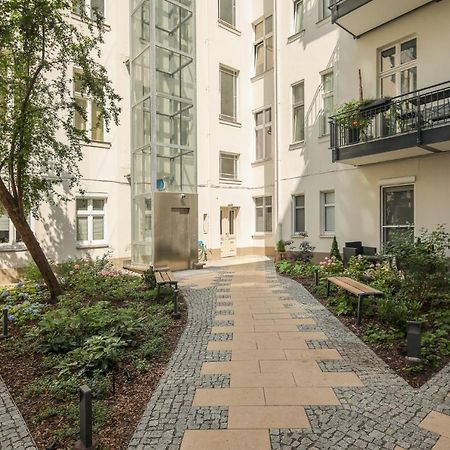 4 Personen Altbau Apartment Nahe Kurfuerstendamm - Romeo & Julia Berlino Esterno foto